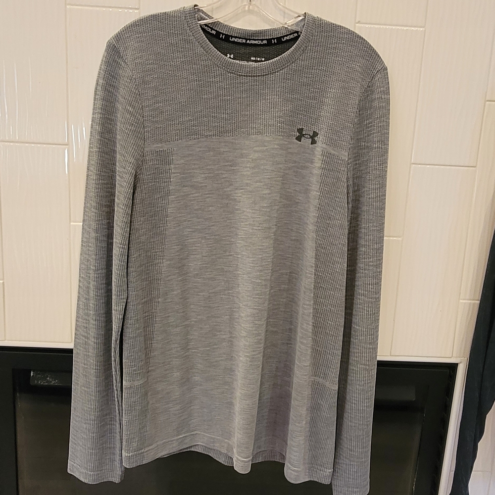 Under Armour Men's Gray Long Sleeve Shirt